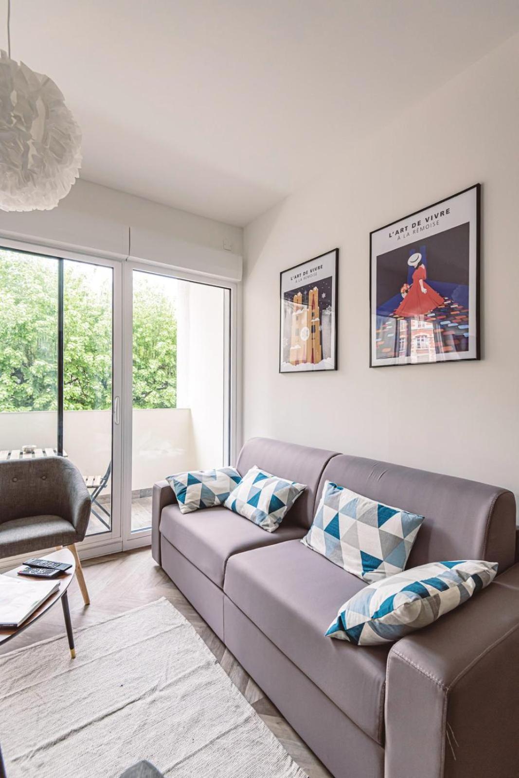 Appartement Henri Au Pied De La Cathedrale. à Reims Extérieur photo