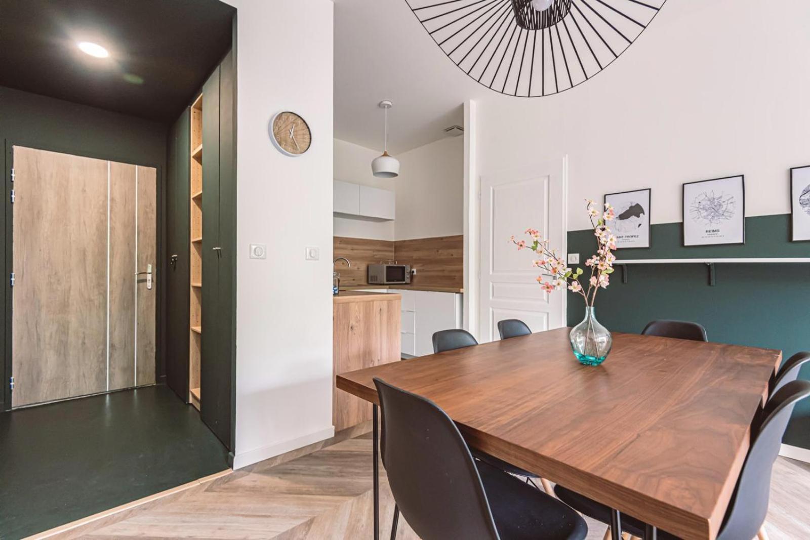 Appartement Henri Au Pied De La Cathedrale. à Reims Extérieur photo