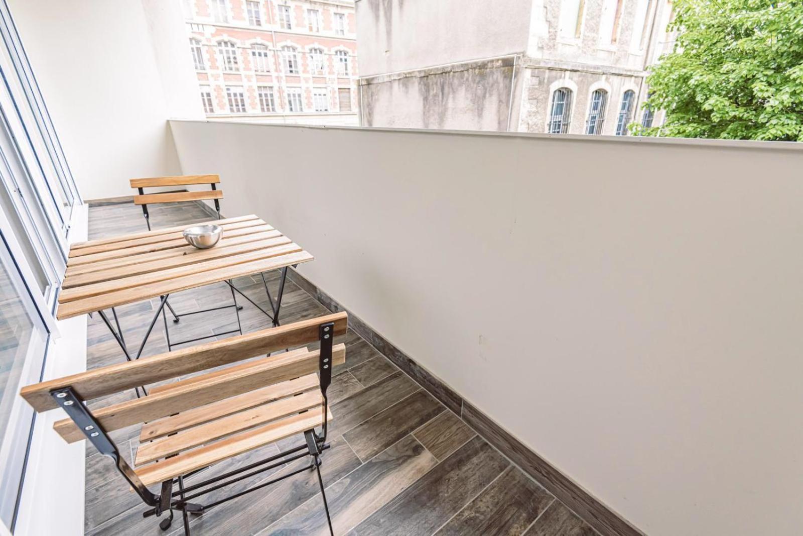 Appartement Henri Au Pied De La Cathedrale. à Reims Extérieur photo